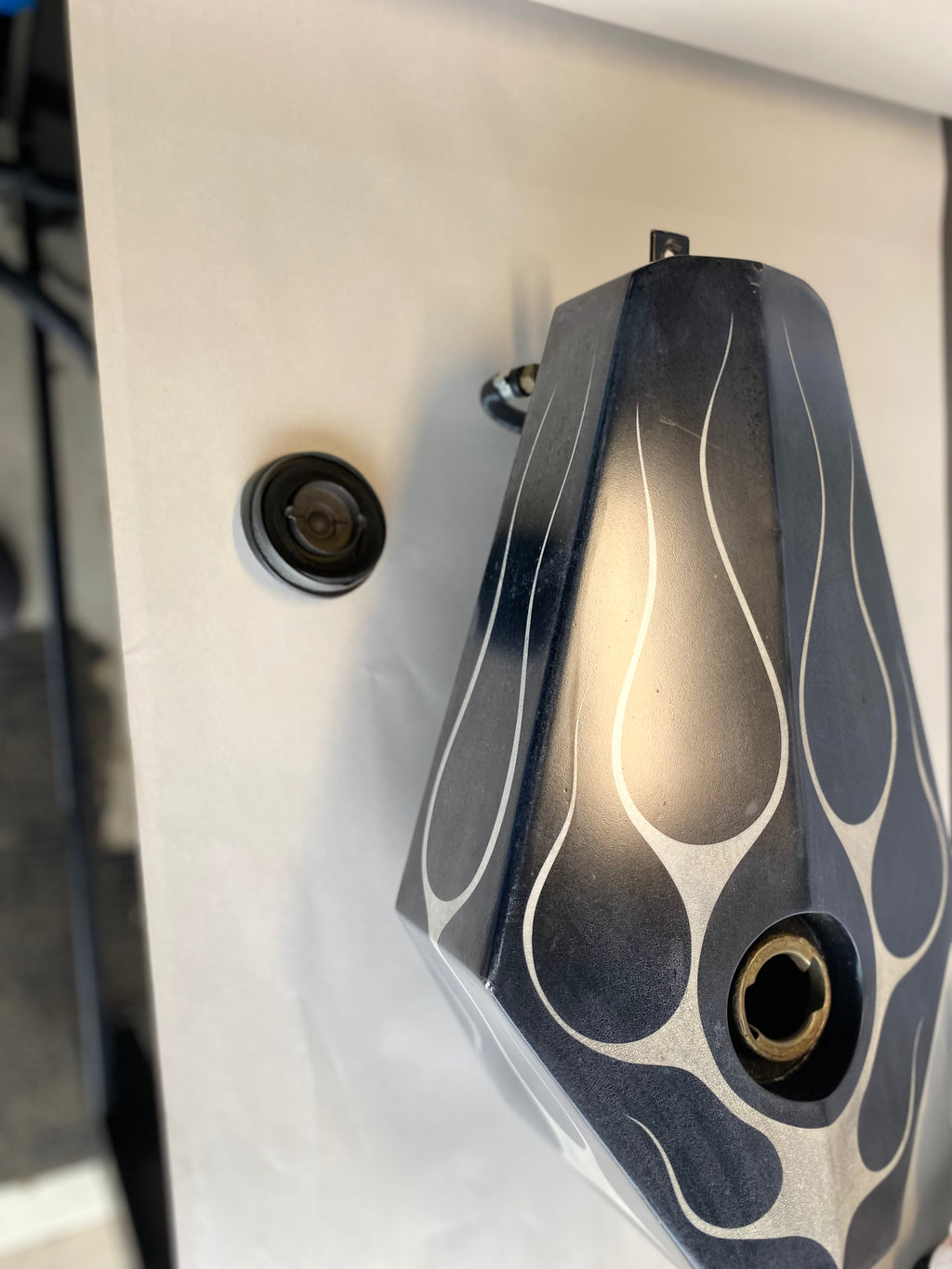 Coffin Tank and Fender Set, Blue with Cream Flames, FXS Big Twin